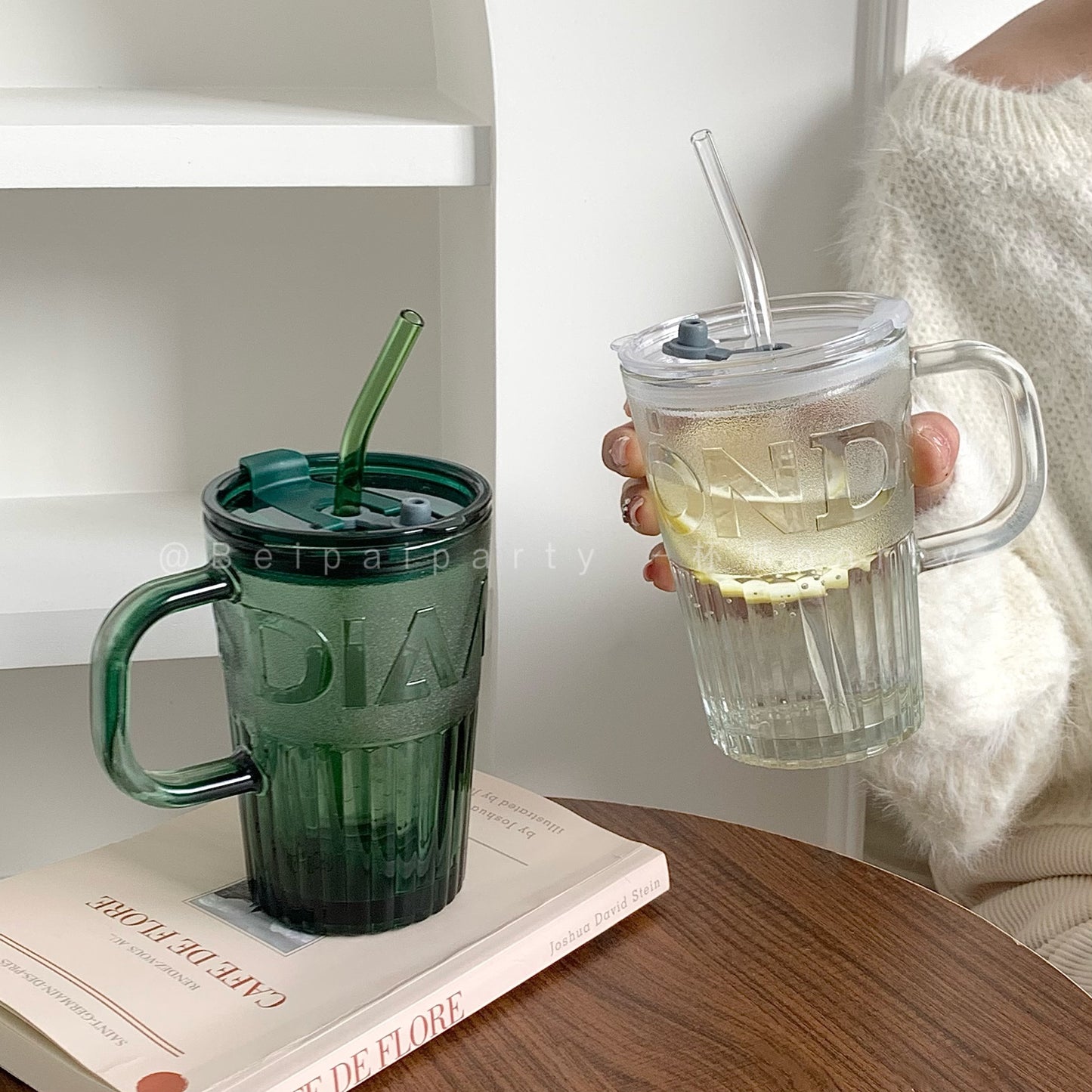 Lot de 4 Mugs avec Paille